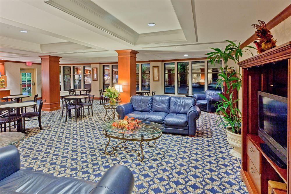 Holiday Inn Express And Suites Winchester, An Ihg Hotel Beltér fotó